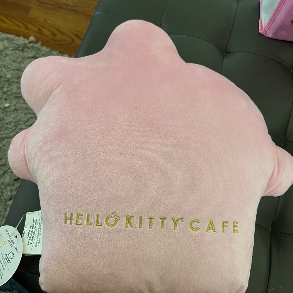 Hello Kitty items from Hello Kitty Cafe Truck from 2017
